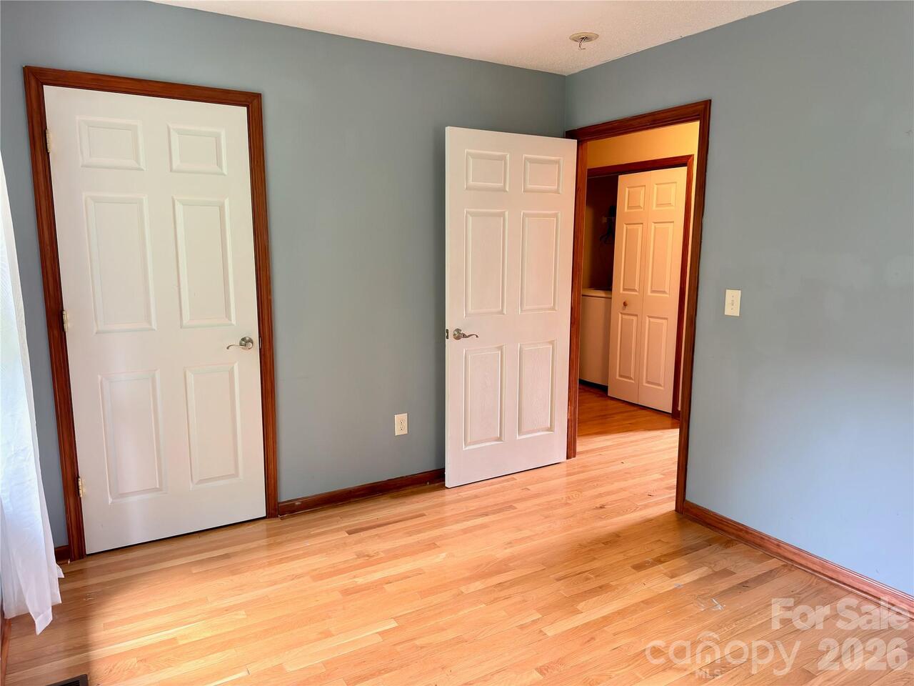 Listing Photo 16