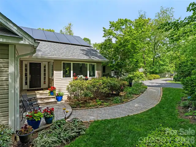 Listing Photo 6