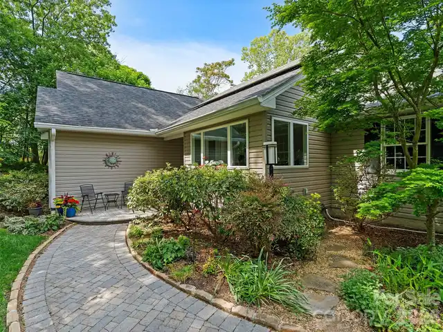 Listing Photo 16