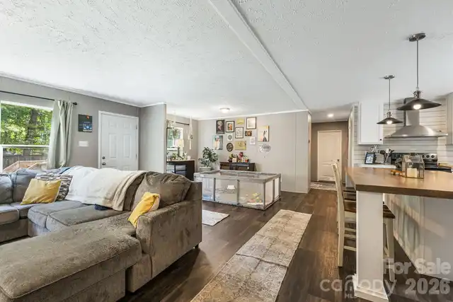 Listing Photo 8