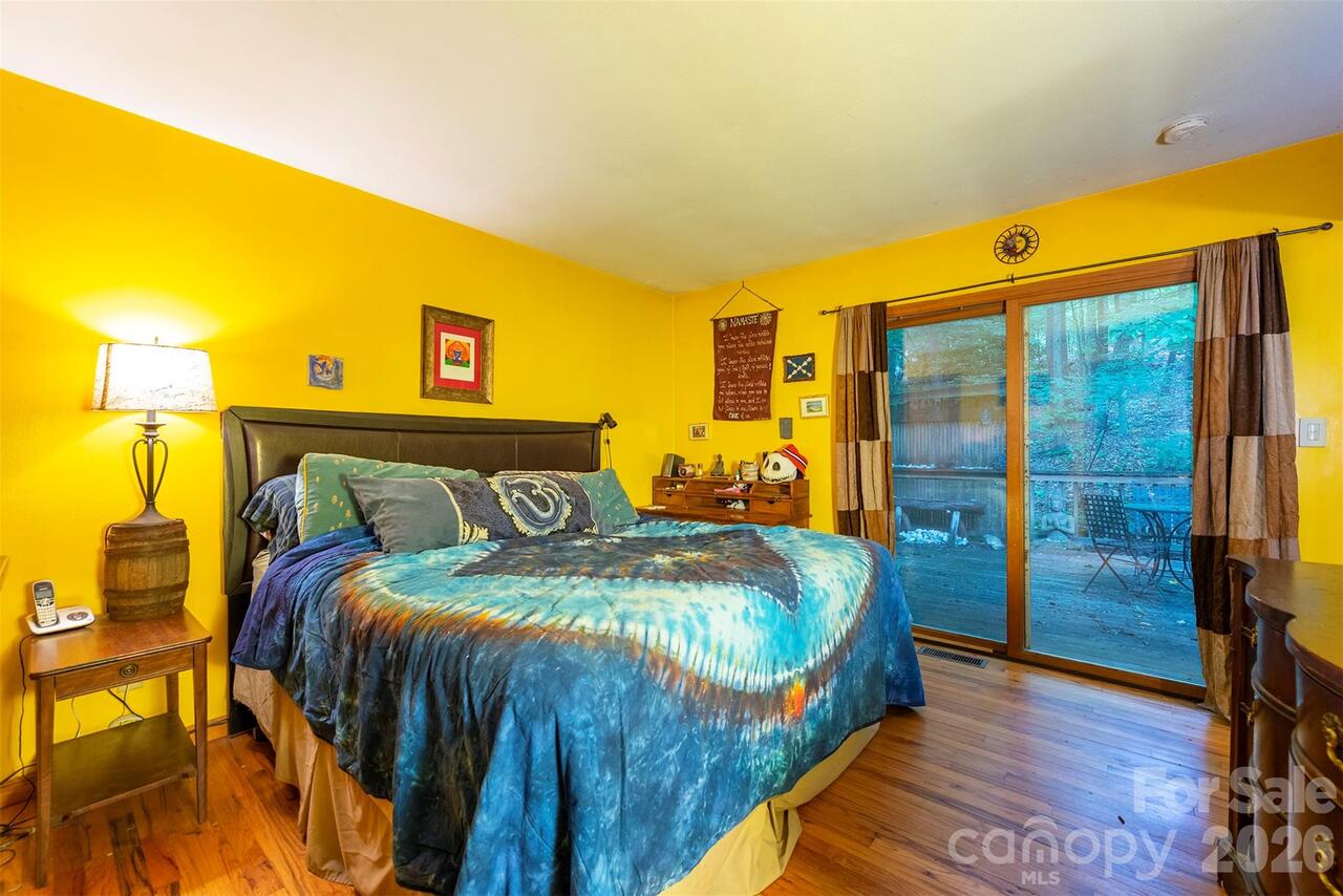 Listing Photo 10