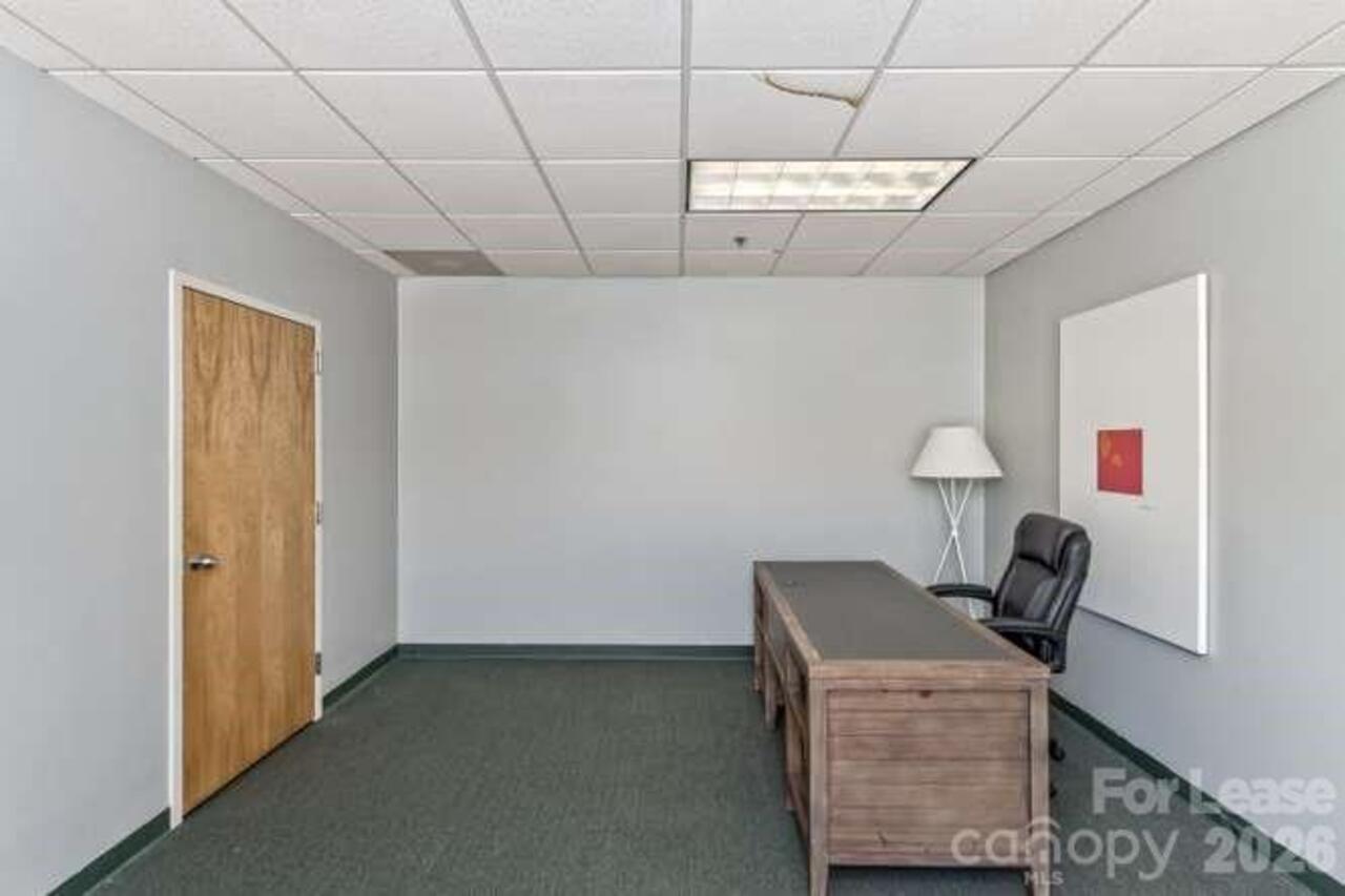 Listing Photo 10