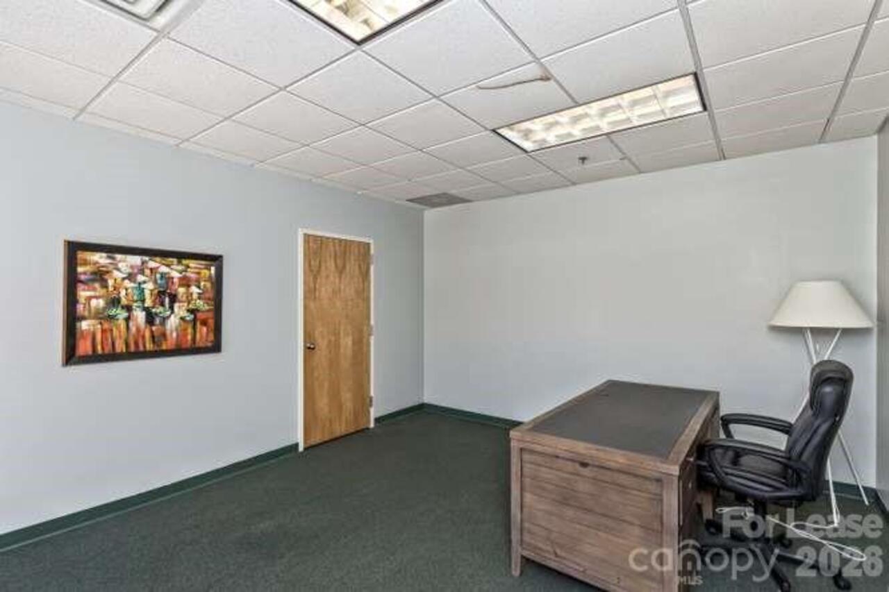 Listing Photo 11