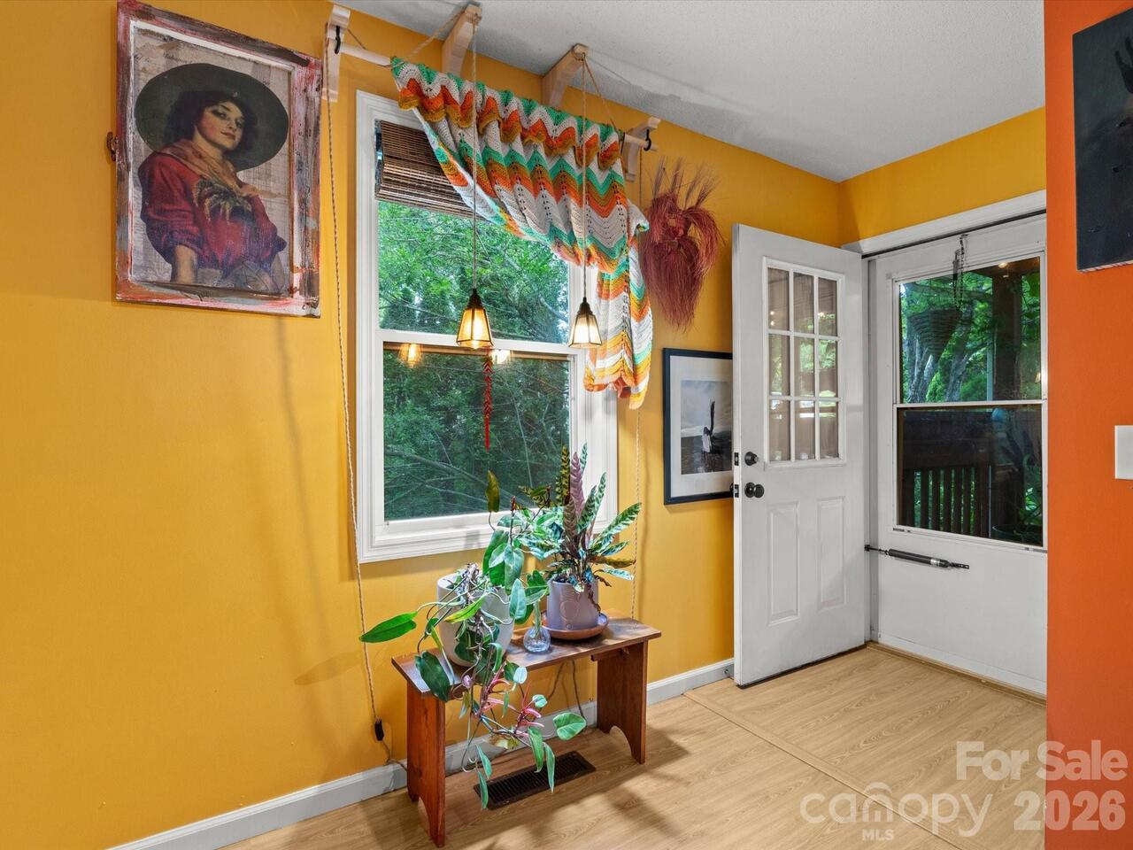Listing Photo 9
