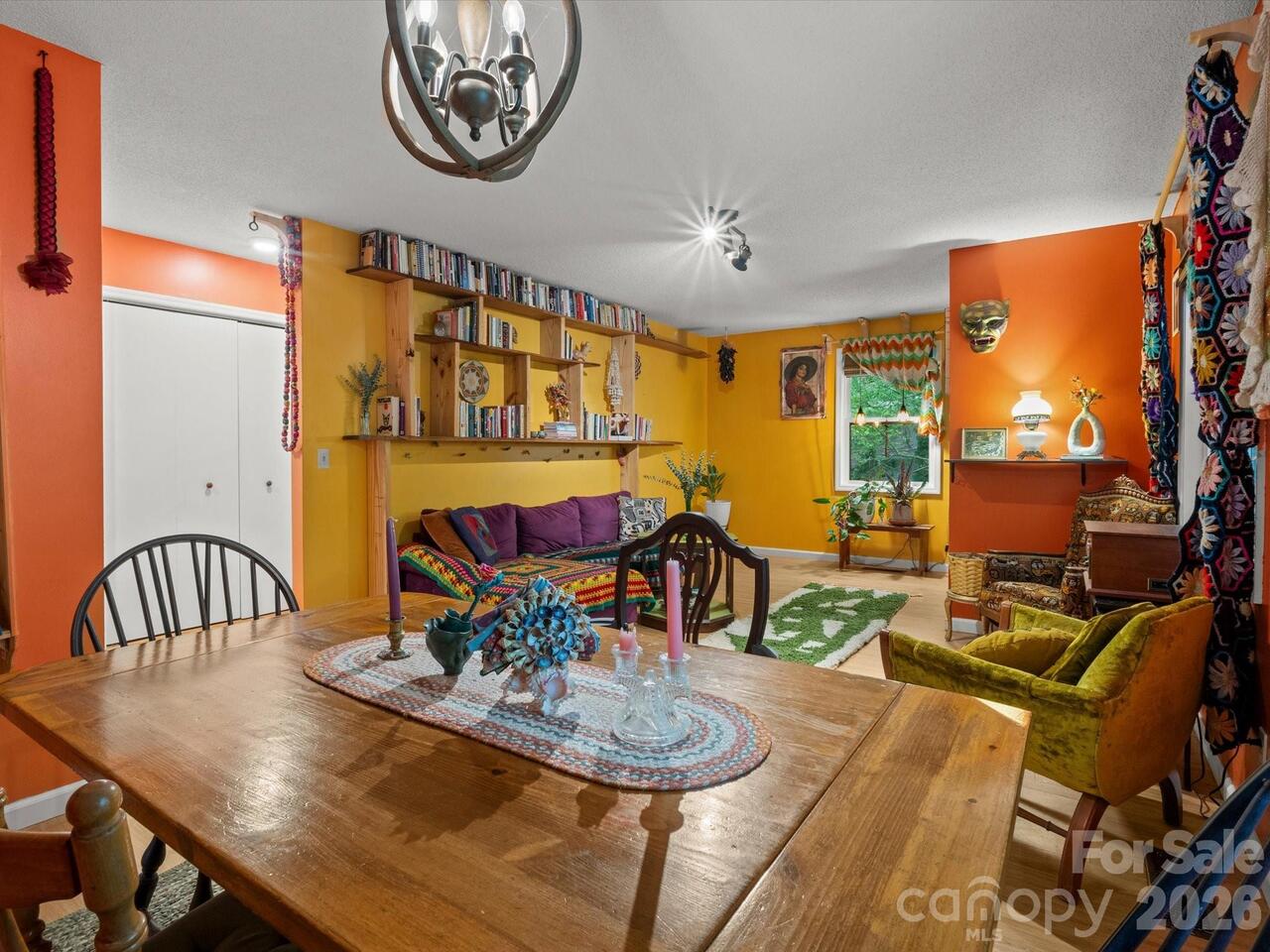 Listing Photo 12