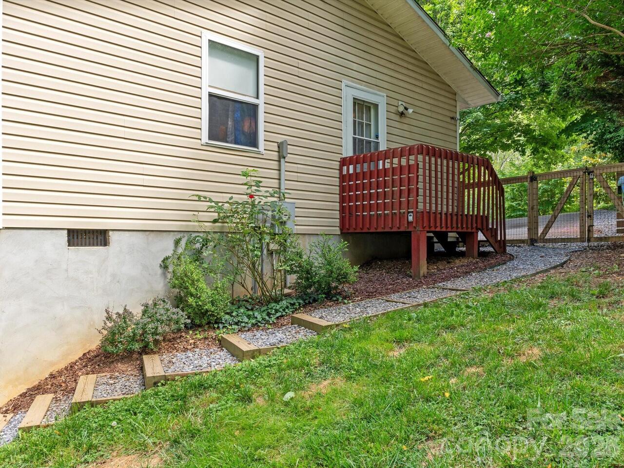 Listing Photo 24
