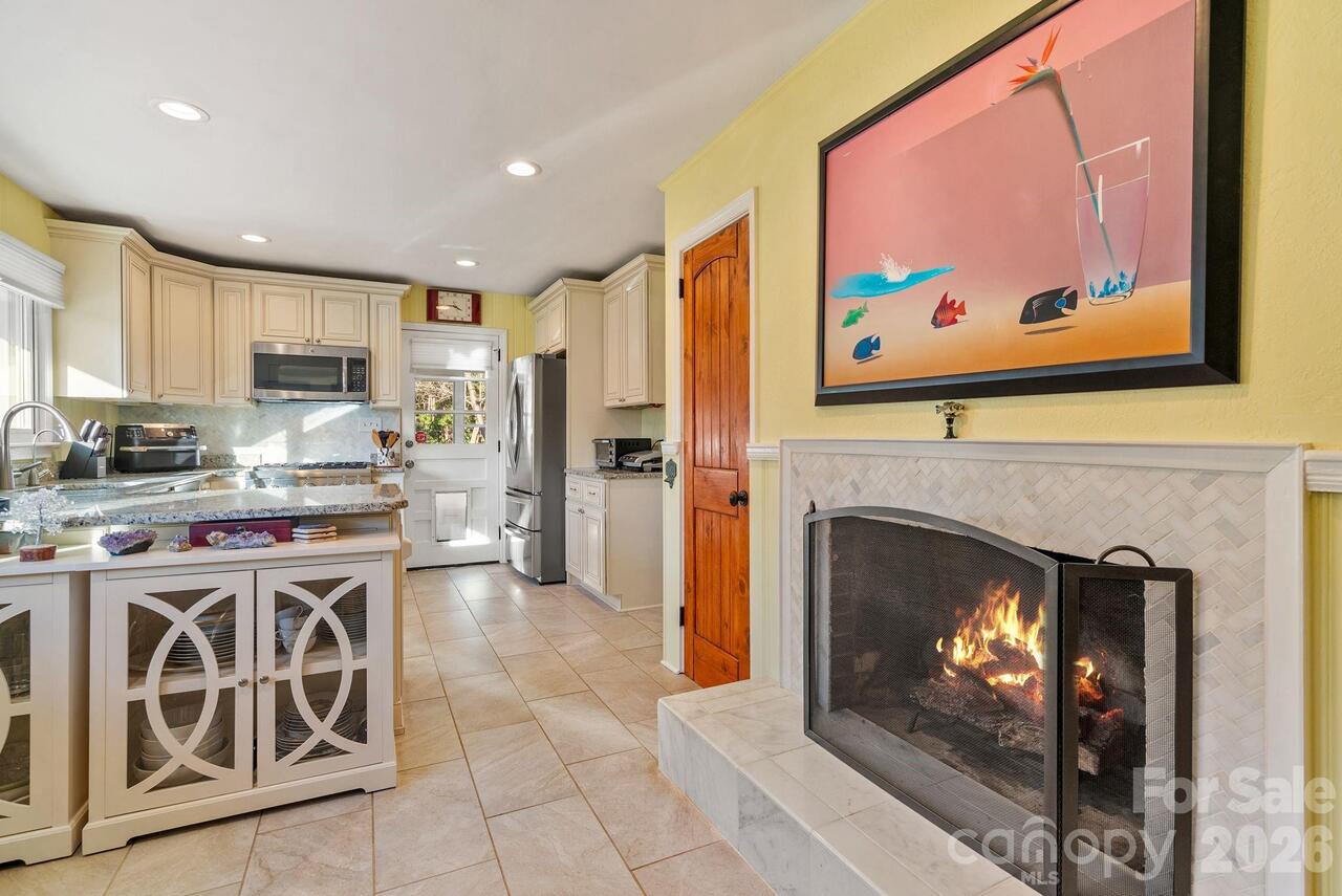 Listing Photo 10