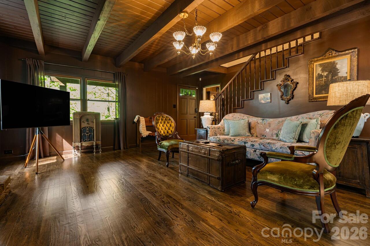 Listing Photo 18