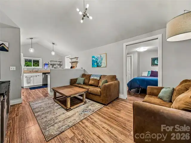 Listing Photo 5