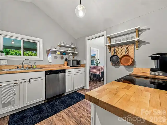 Listing Photo 10
