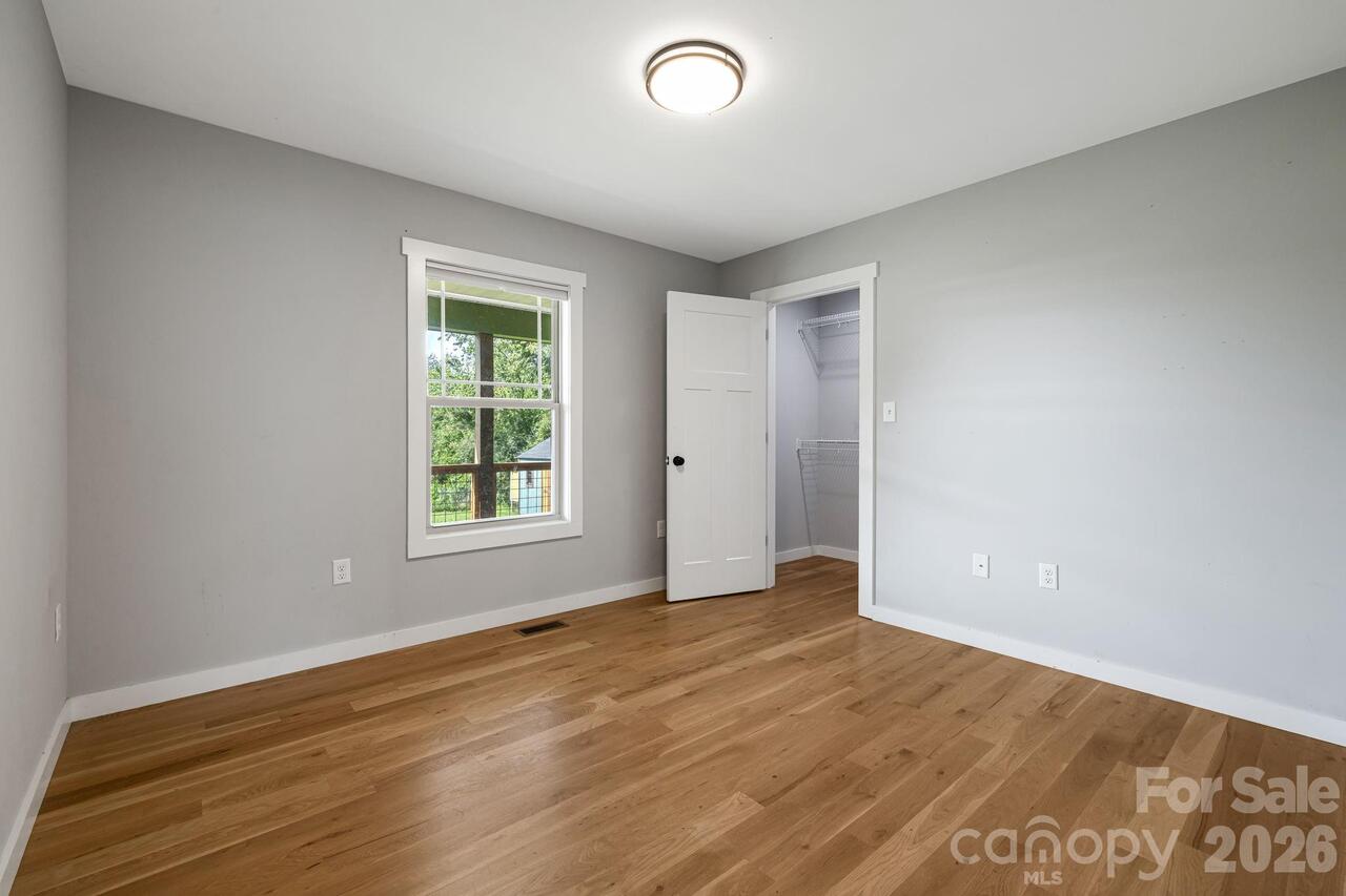 Listing Photo 15