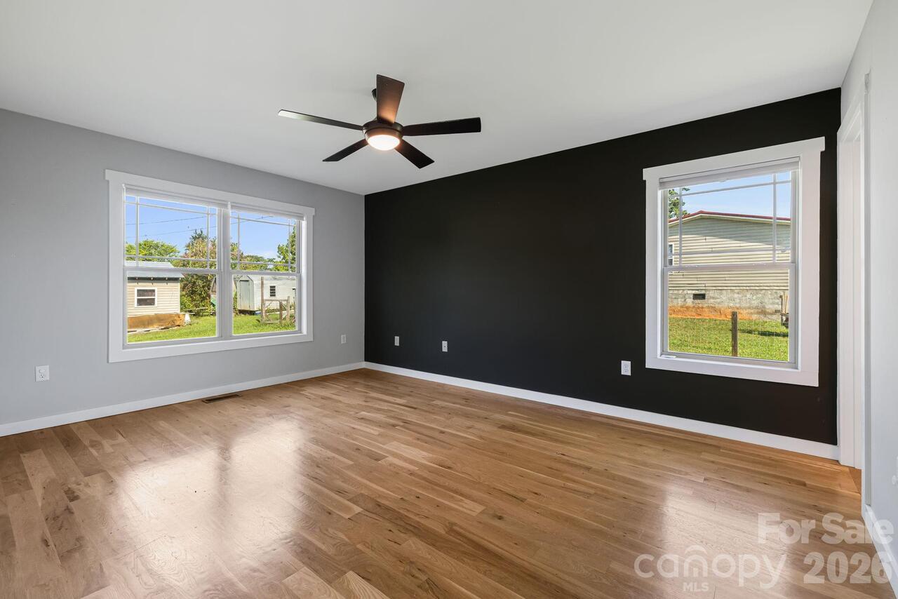 Listing Photo 18