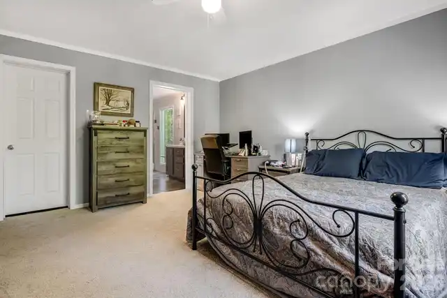 Listing Photo 17