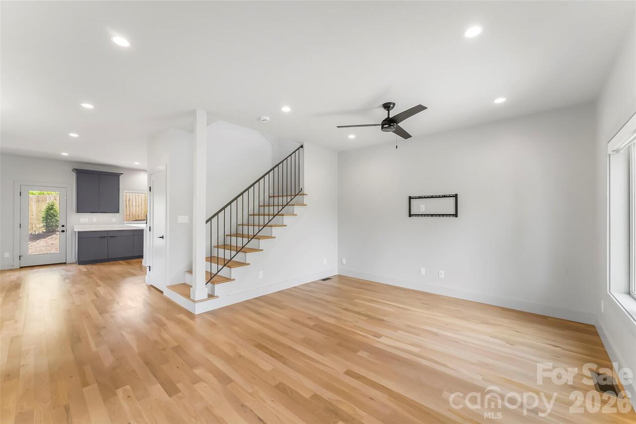 Listing Photo 6