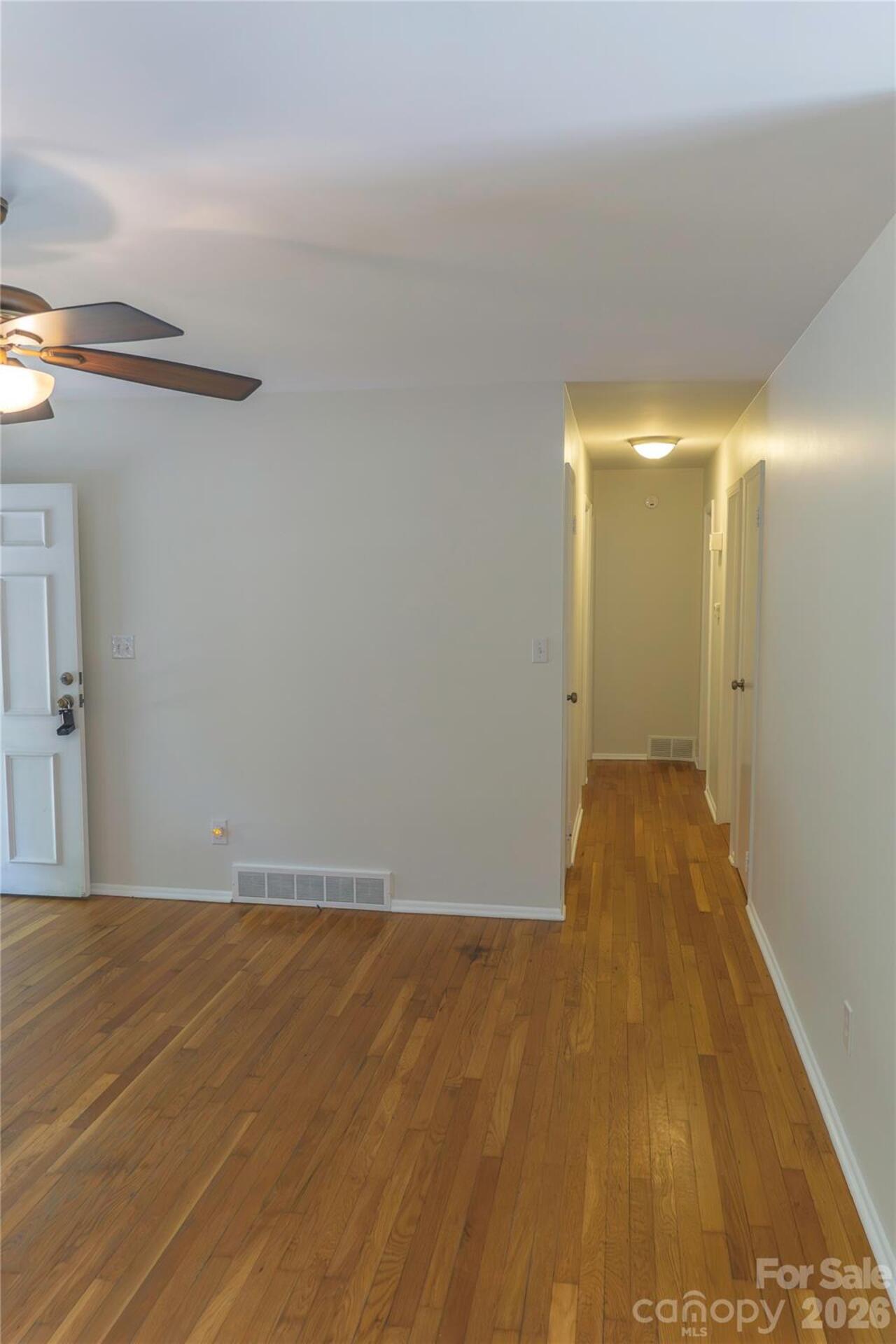 Listing Photo 8