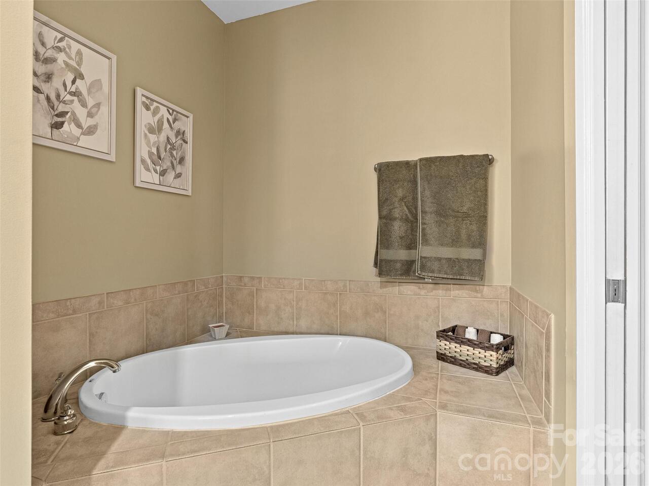 Listing Photo 32