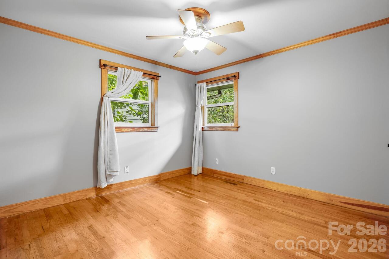 Listing Photo 16