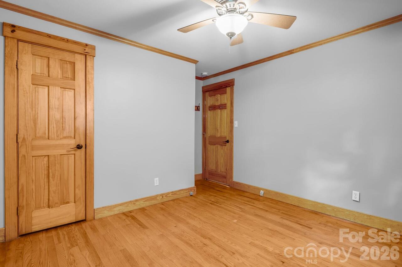 Listing Photo 17