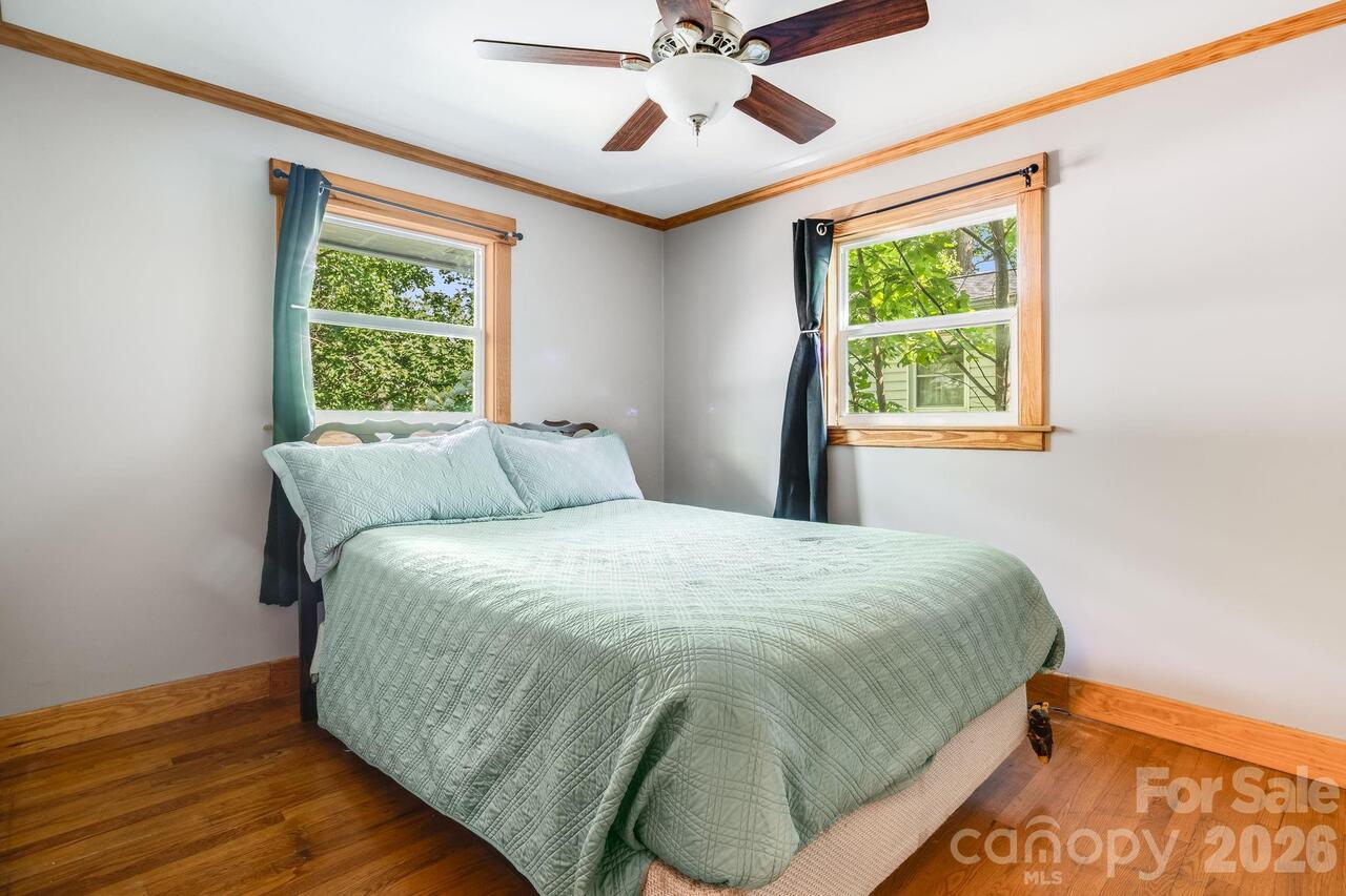 Listing Photo 18