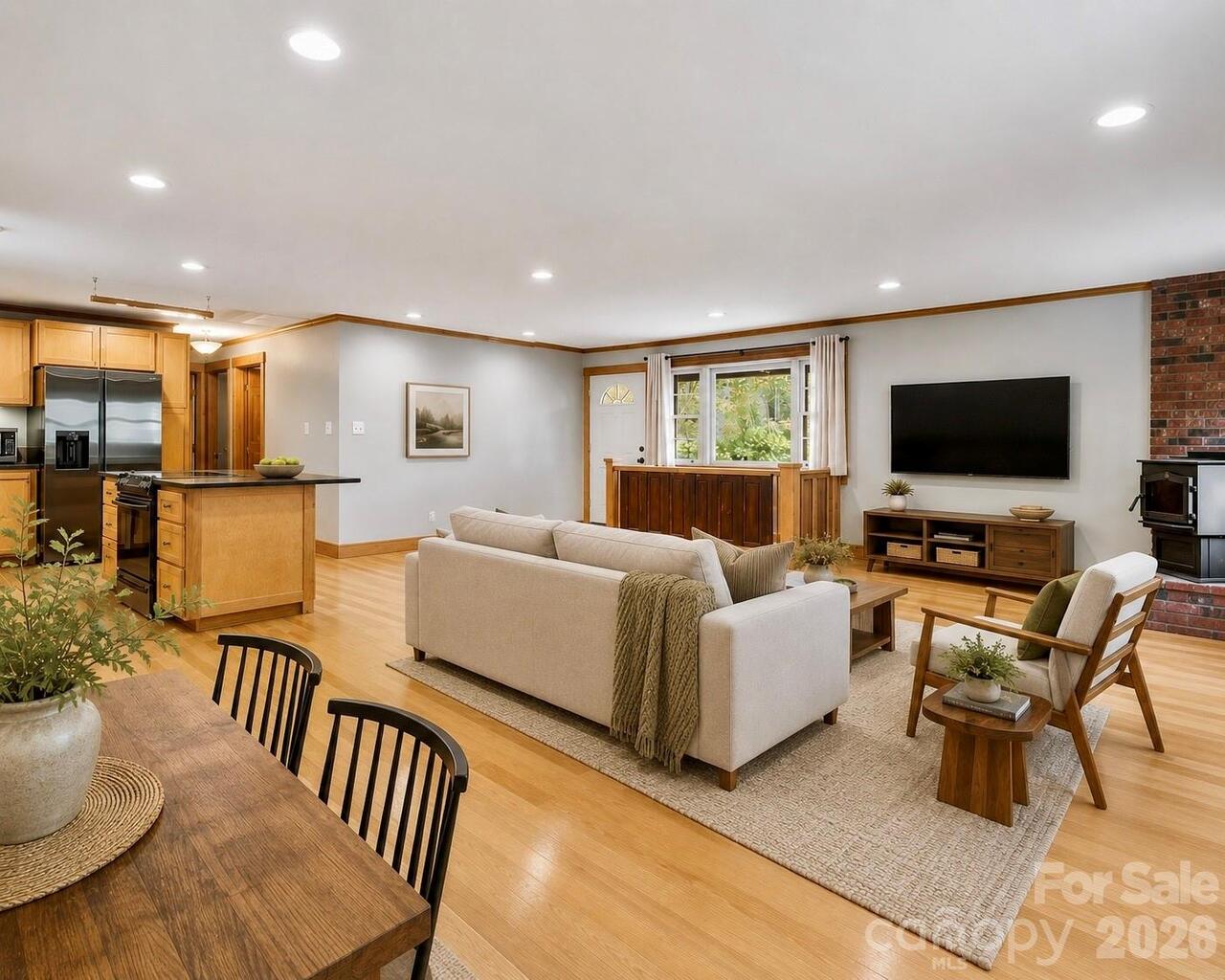 Listing Photo 11
