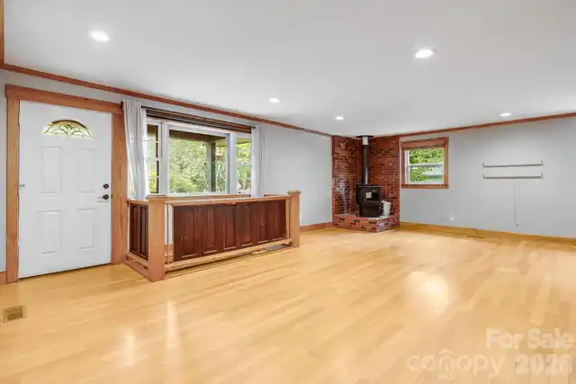 Listing Photo 7