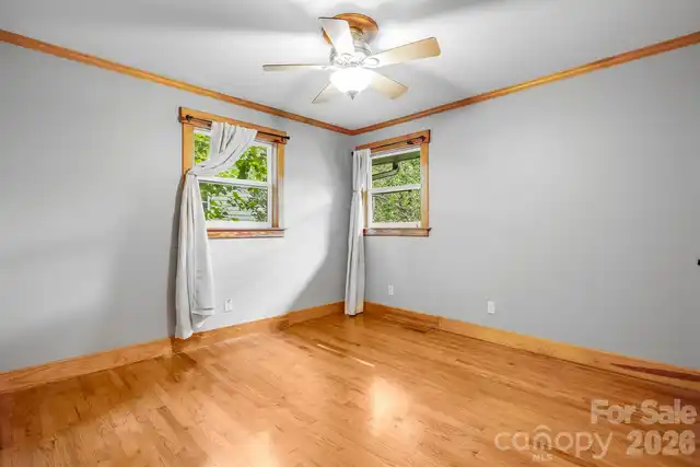 Listing Photo 16