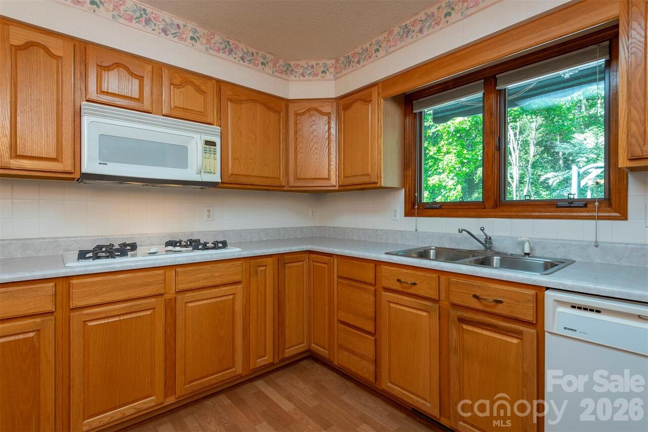 Listing Photo 14