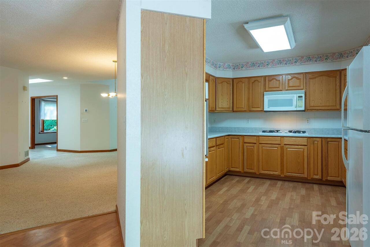 Listing Photo 16