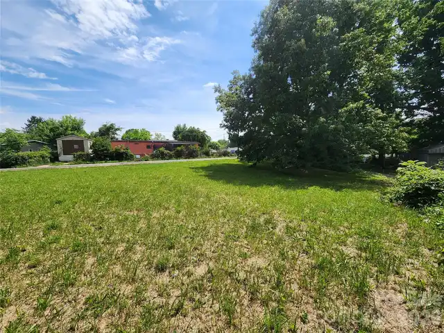 Listing Photo 11
