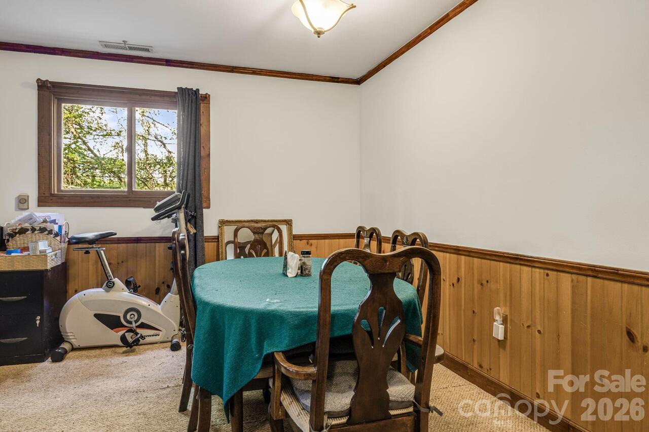 Listing Photo 11