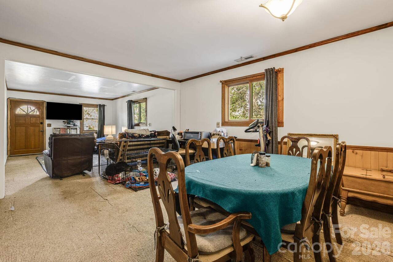 Listing Photo 12