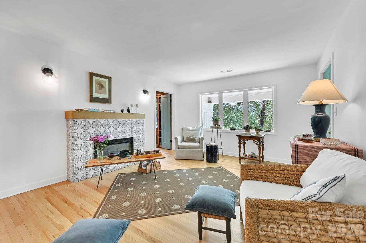 Listing Photo 8