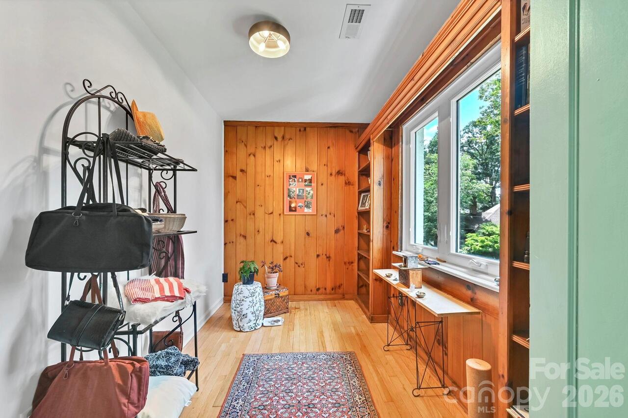 Listing Photo 28