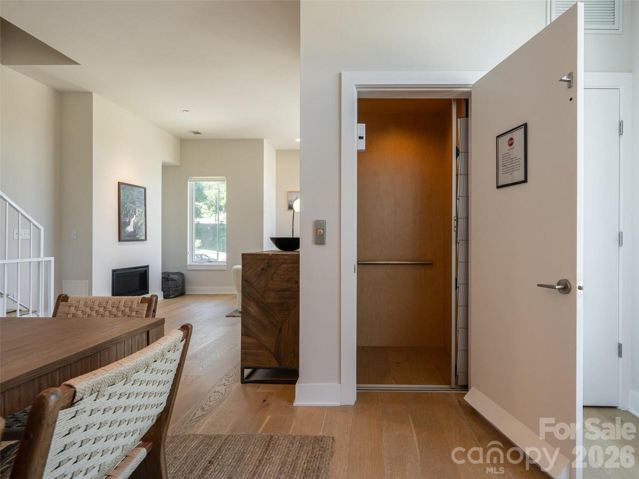 Listing Photo 11