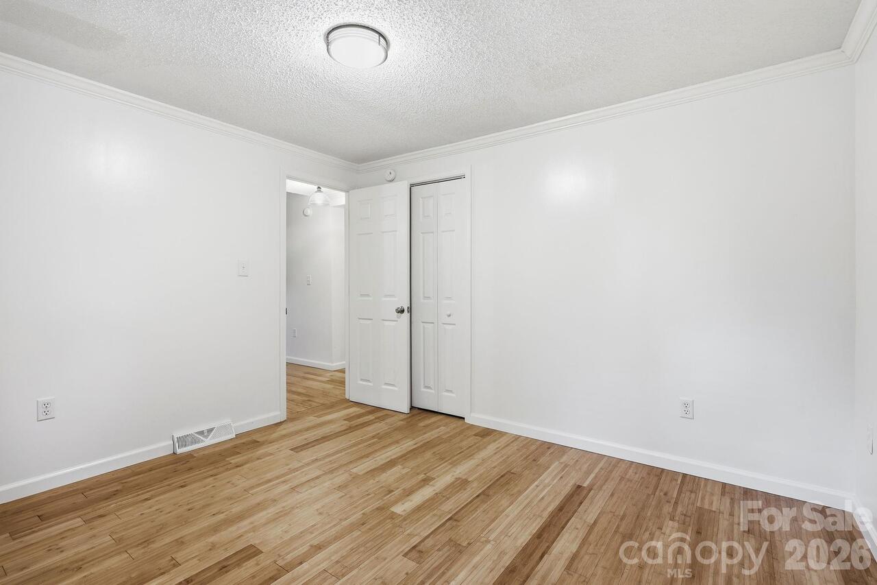 Listing Photo 28