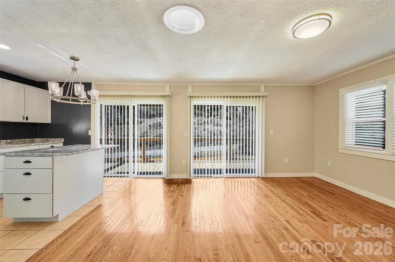 Listing Photo 9