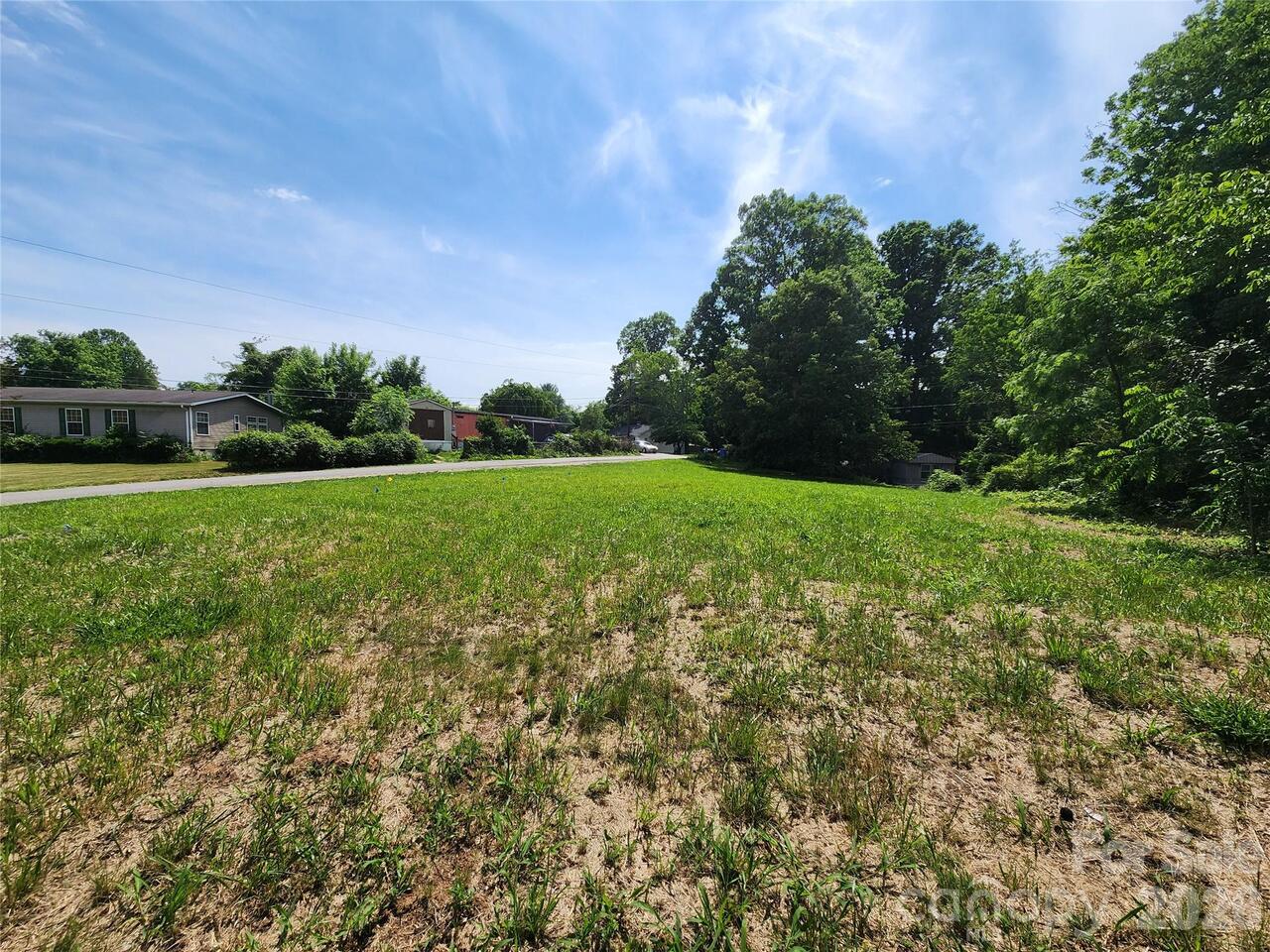 Listing Photo 12