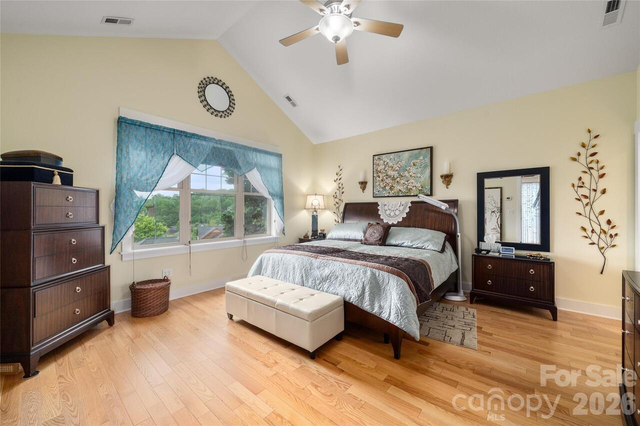 Listing Photo 13