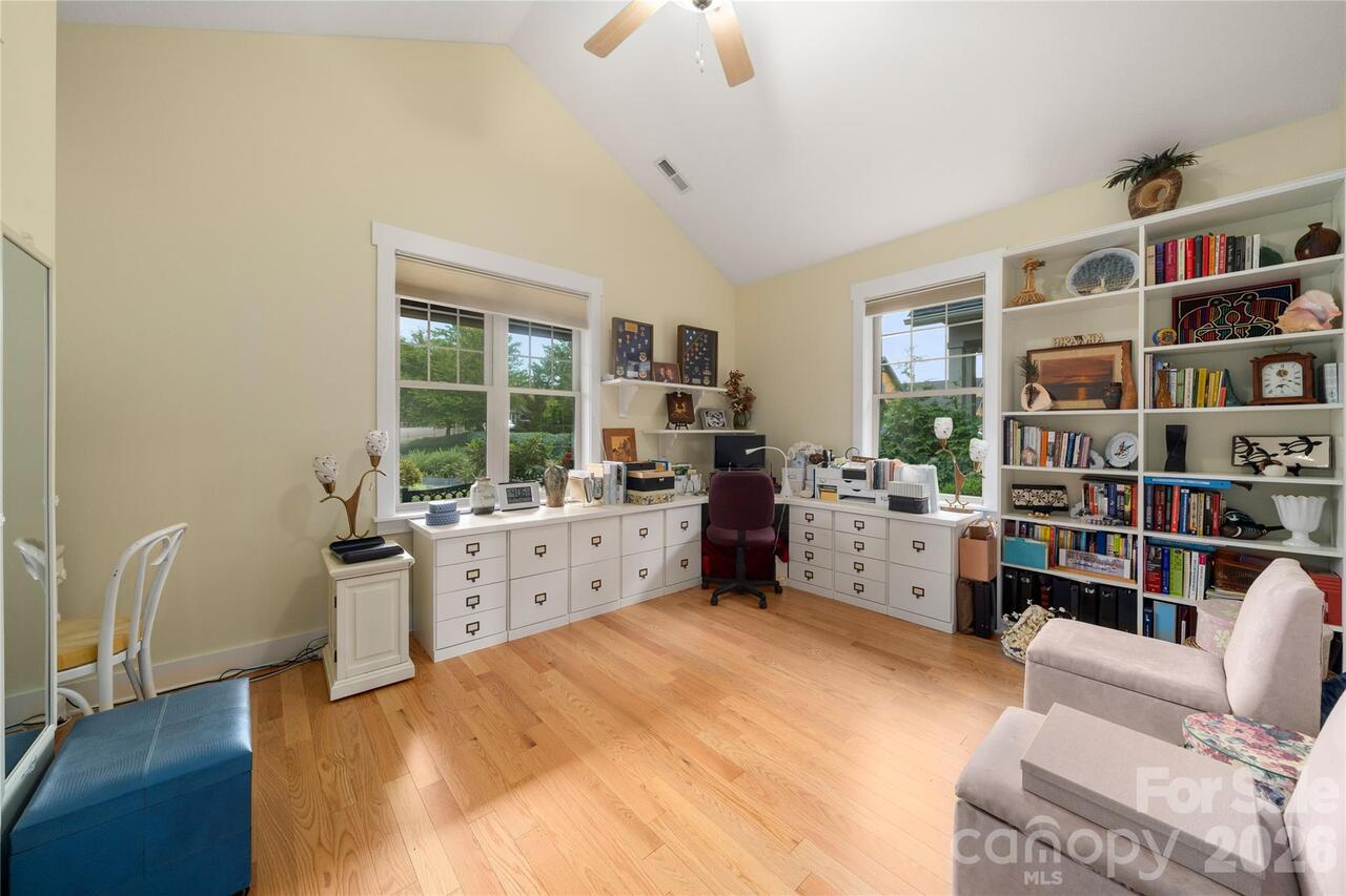 Listing Photo 17