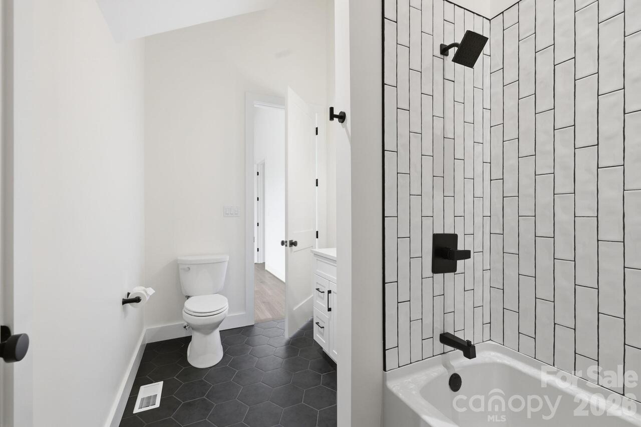 Listing Photo 32