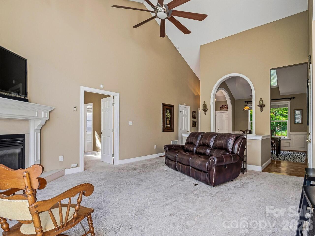 Listing Photo 9