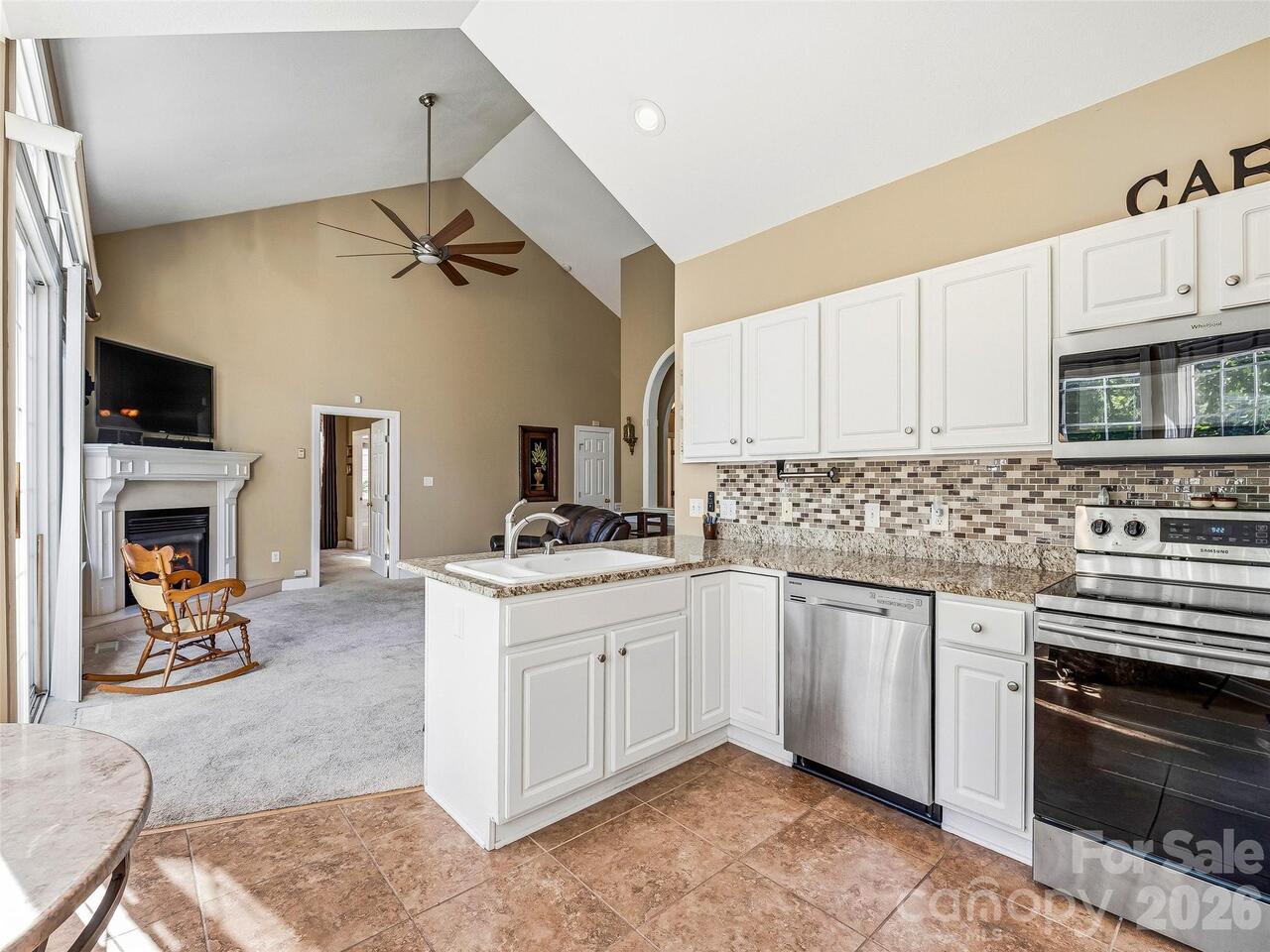 Listing Photo 10