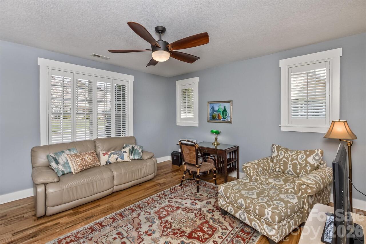 Listing Photo 21