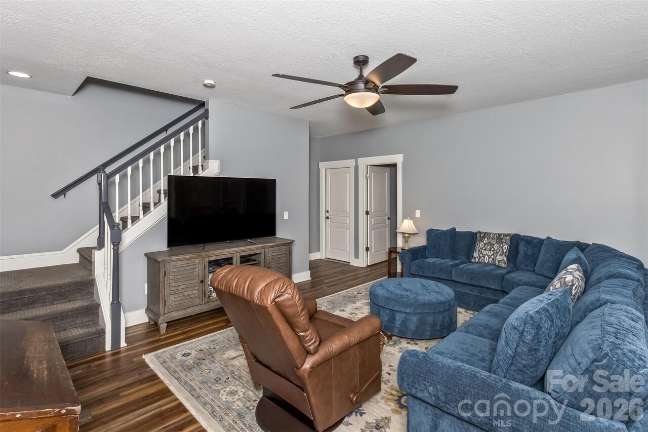 Listing Photo 23