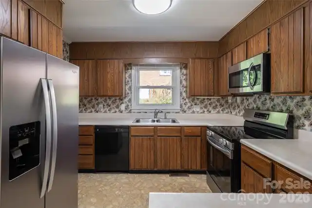 Listing Photo 5