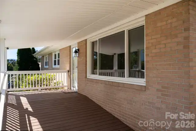 Listing Photo 10