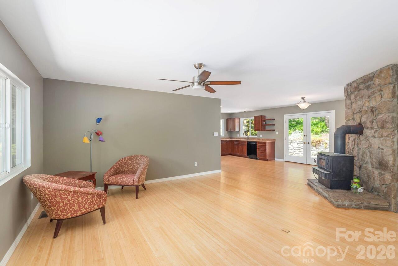Listing Photo 14