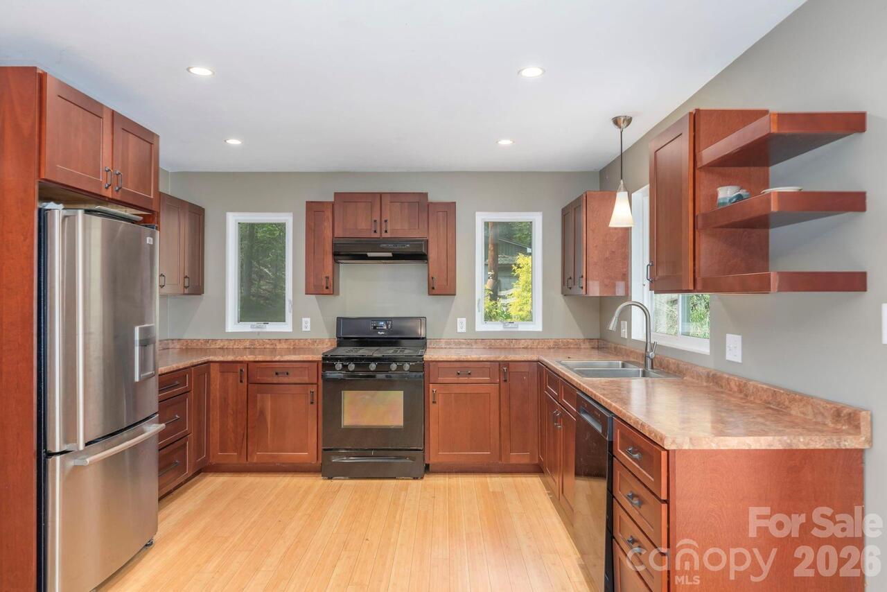 Listing Photo 17
