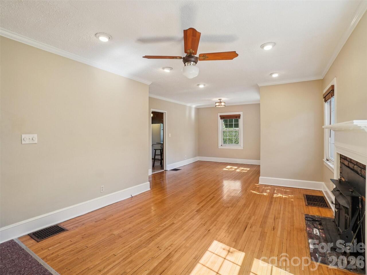 Listing Photo 7