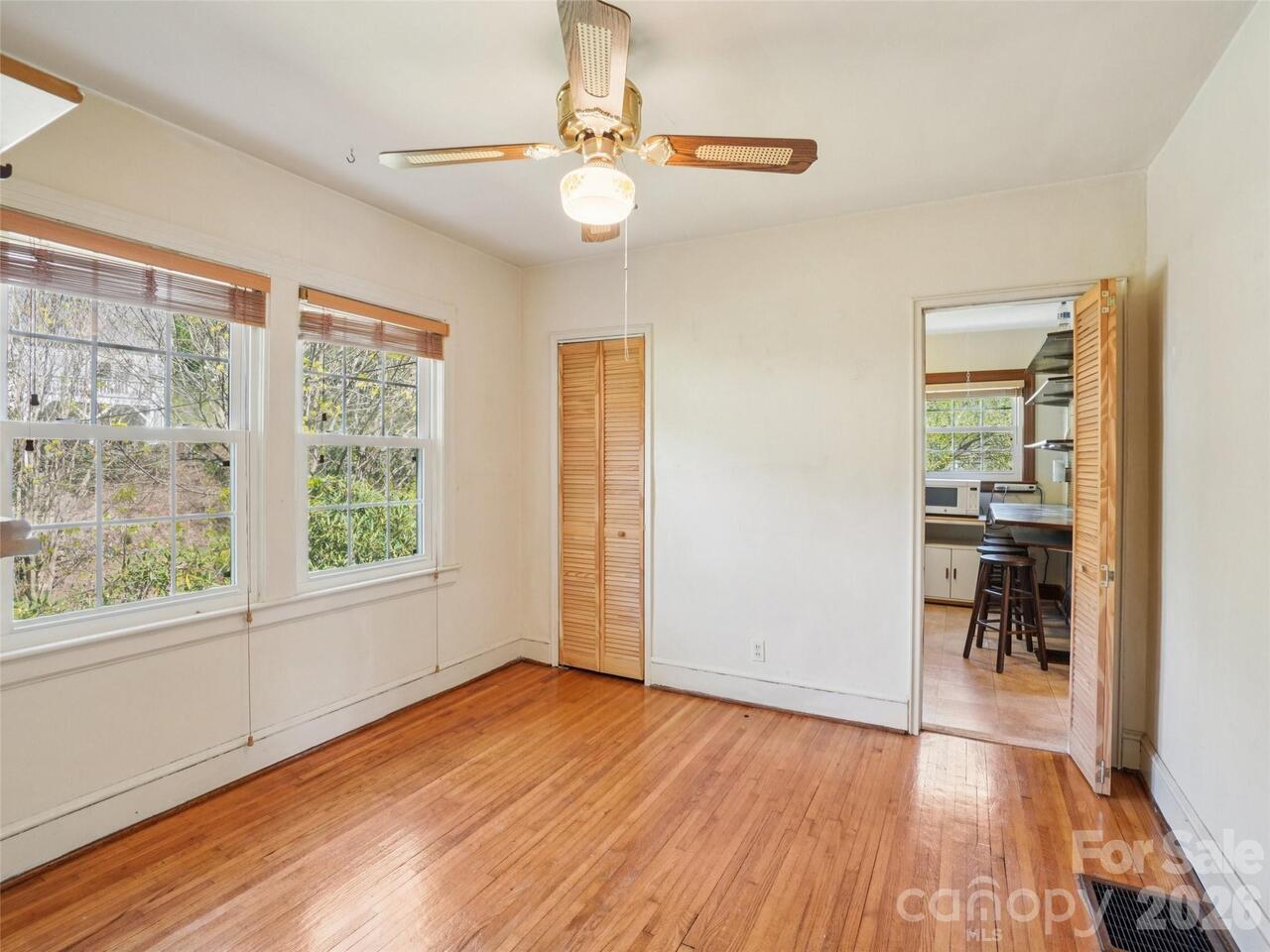 Listing Photo 15